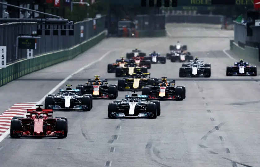 F1:Russel domina a Baku Antonelli limita i danni ed é leader con 66 punti