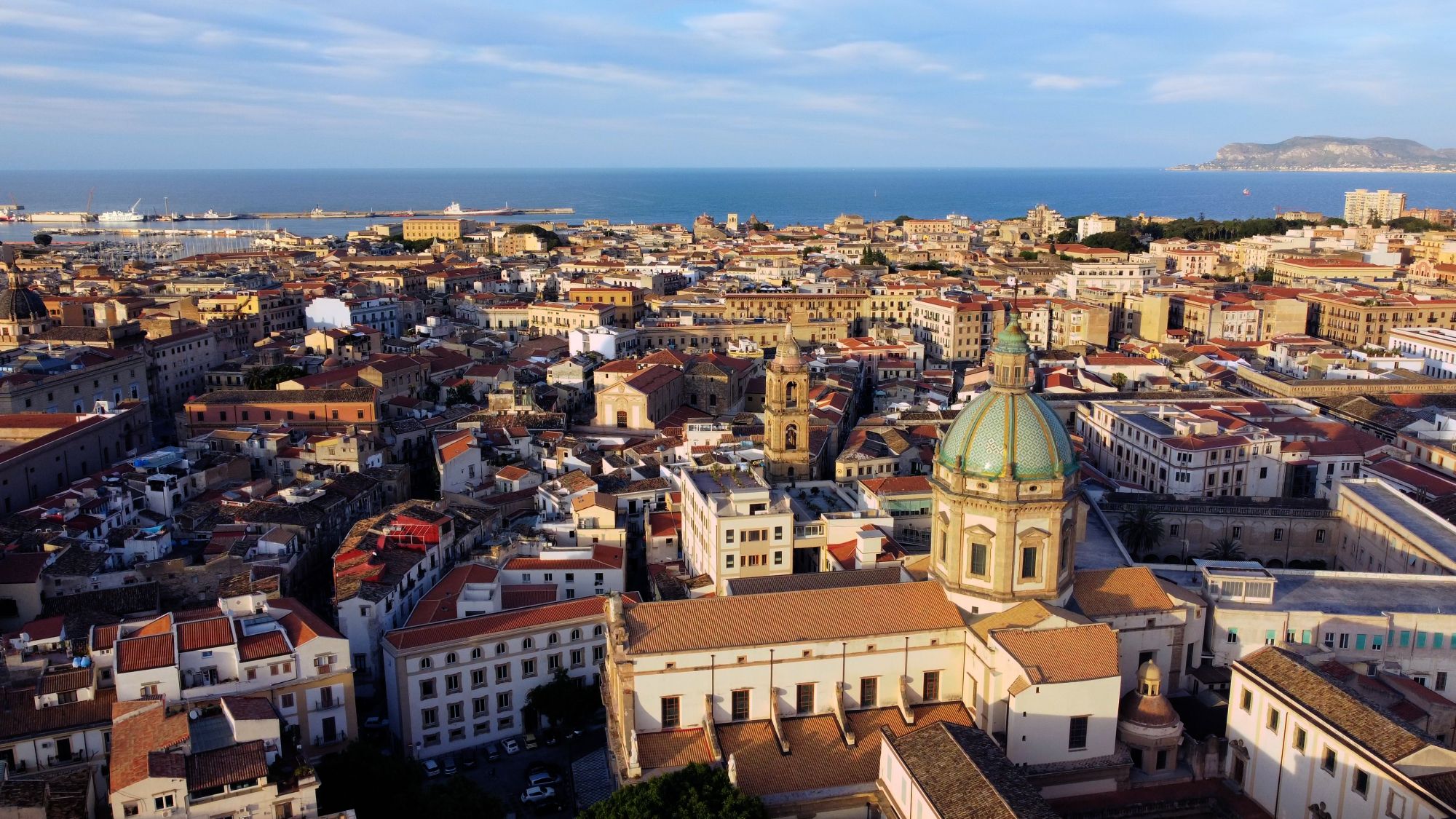 Il frinire delle cicale colonna sonora di vite tragiche