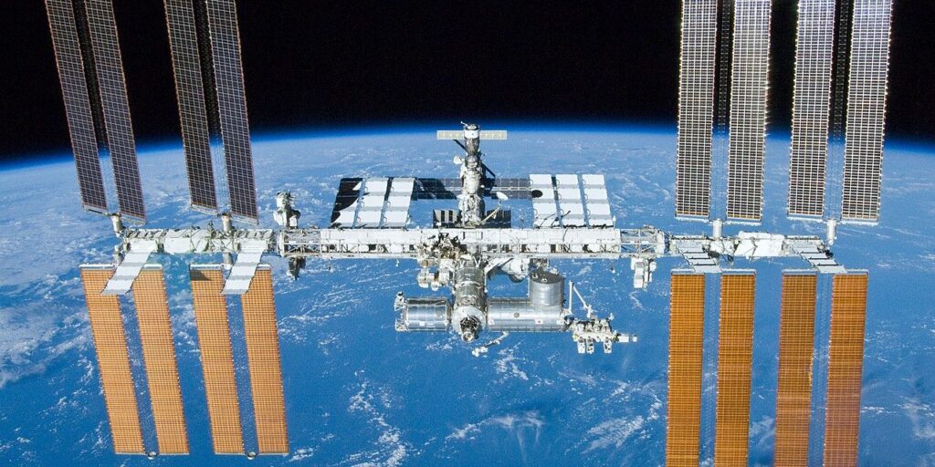 Quattro astronauti nello spazio per una nuova tappa delle ricerche scientifiche