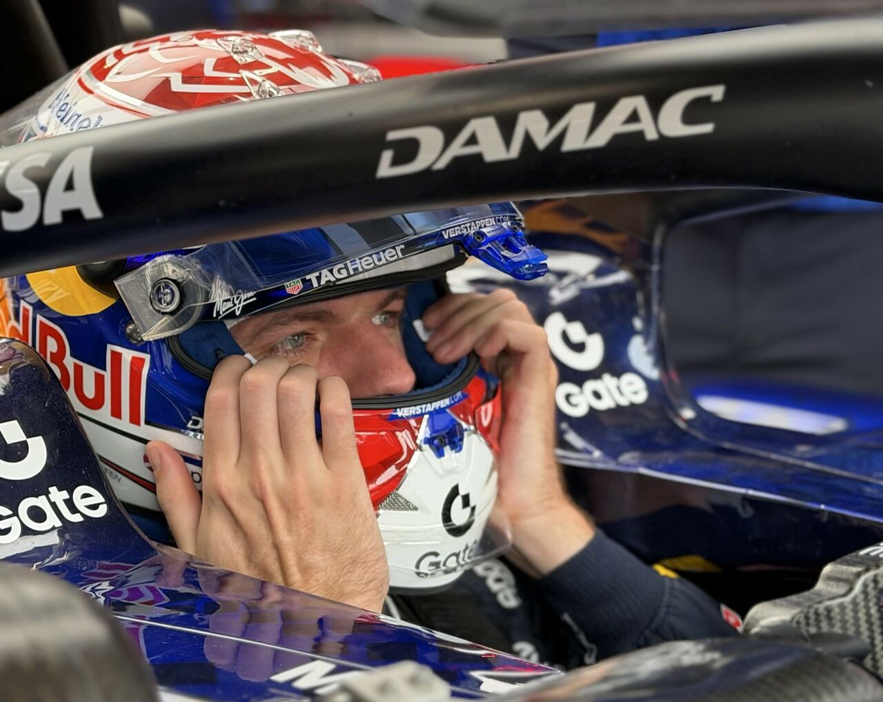 Verstappen pigliatutto a Singapore seguito dalle due Ferrari e da Antonelli 