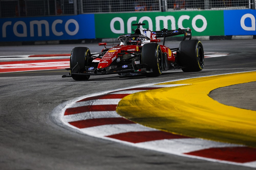 Show di Verstappen a Singapore che al traguardo precede Leclerc e Antonelli