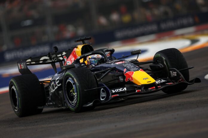 Verstappen pigliatutto a Singapore seguito dalle due Ferrari e da Antonelli