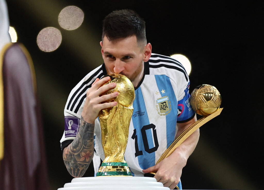 Stili e modi diversi del viale del tramonto di Lionel Messi e Cristiano Ronaldo 