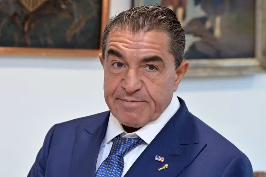 Bye bye Paolo Zampolli licenziato in tronco da Trump