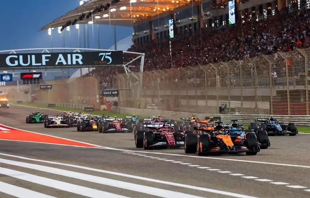 GP Bahrein: dopo il diluvio Verstappen che precede Antonelli e Hamilton
